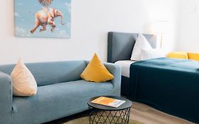 City - Travel & Living - Appartement